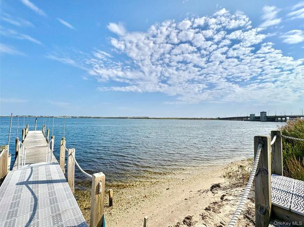 7 Waters Edge 7, Shirley NY 11967