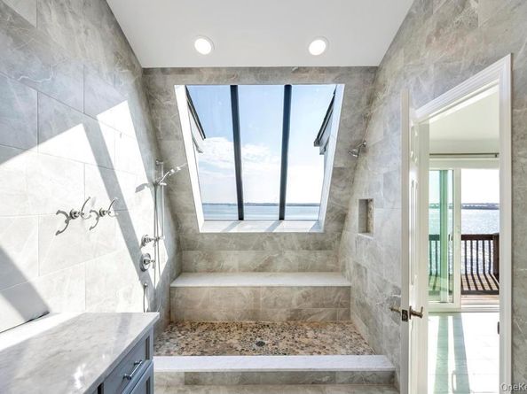 7 Waters Edge 7, Shirley NY 11967