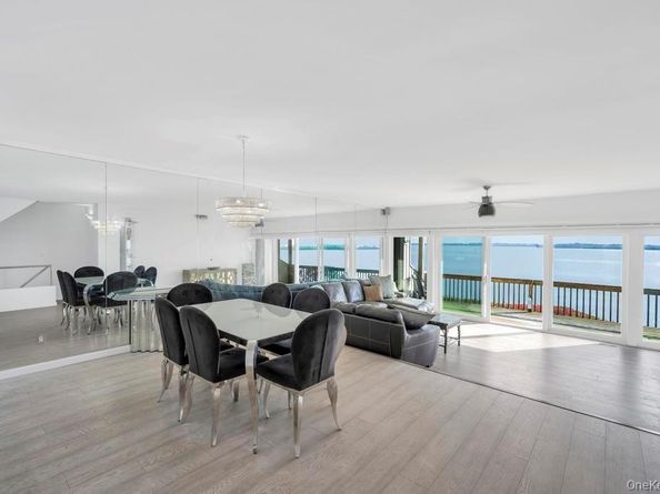 7 Waters Edge 7, Shirley NY 11967