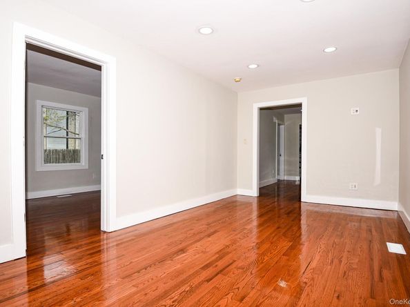 95 E Pulaski Road, Huntington Station NY 11746