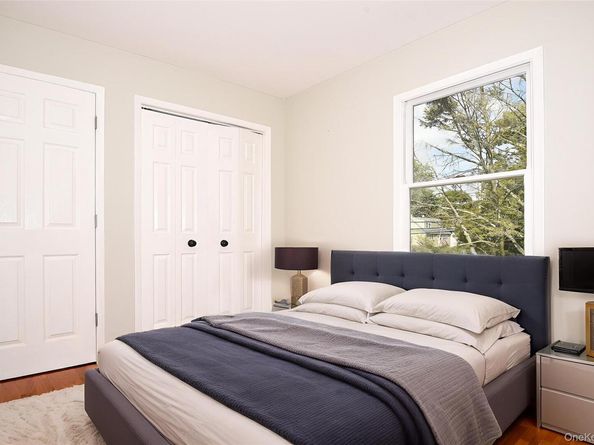 95 E Pulaski Road, Huntington Station NY 11746