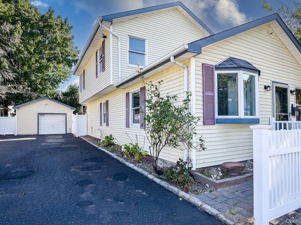 95 E Pulaski Road, Huntington Station NY 11746