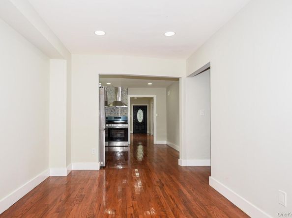 95 E Pulaski Road, Huntington Station NY 11746