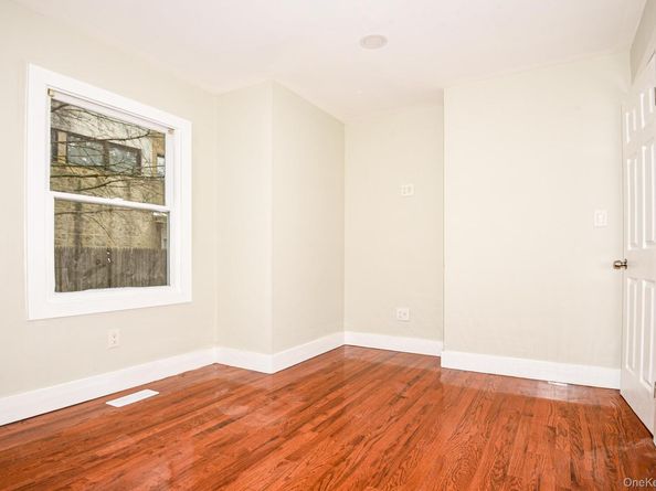 95 E Pulaski Road, Huntington Station NY 11746