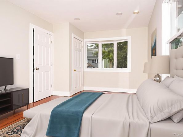 95 E Pulaski Road, Huntington Station NY 11746