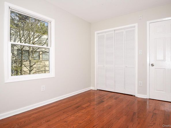 95 E Pulaski Road, Huntington Station NY 11746