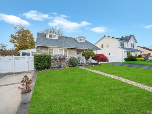 22 Herman Avenue, North Babylon NY 11703