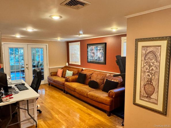 12 Deamer Court, Huntington Station NY 11746