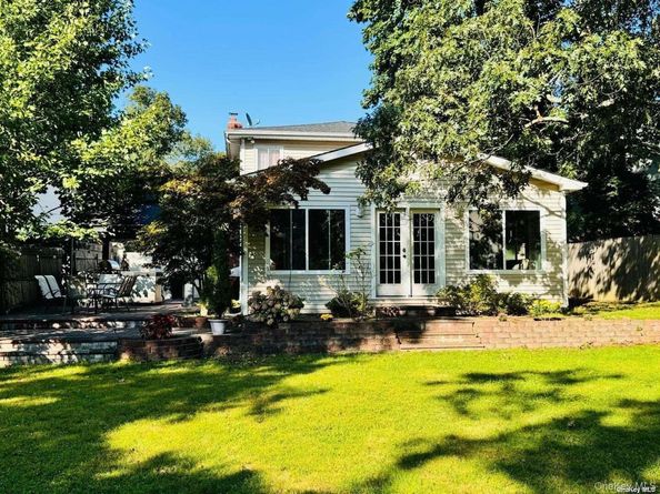 12 Deamer Court, Huntington Station NY 11746