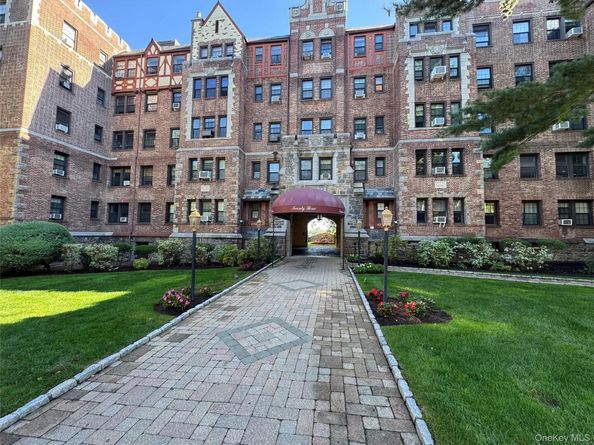 23 Old Mamaroneck Road 2P, White Plains NY 10605