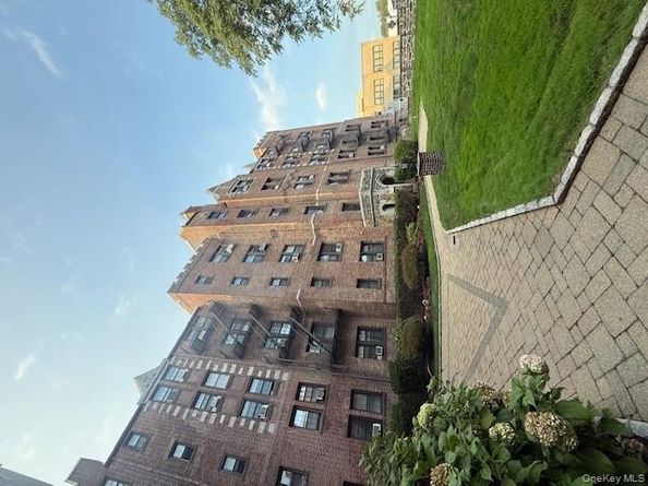 23 Old Mamaroneck Road 2P, White Plains NY 10605
