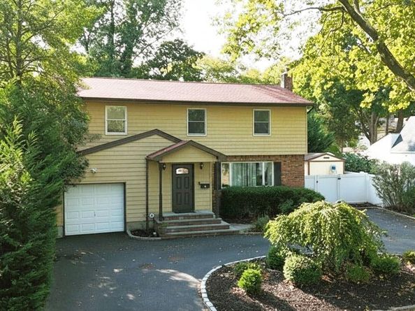 3 Earl Road, Melville NY 11747
