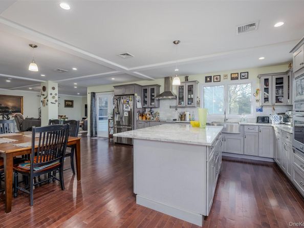 3 Earl Road, Melville NY 11747