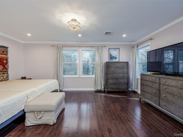 3 Earl Road, Melville NY 11747