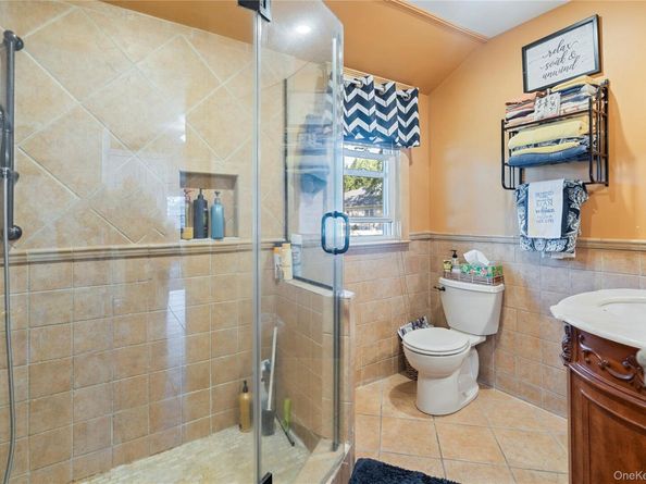 197 S 4th Street, Lindenhurst NY 11757