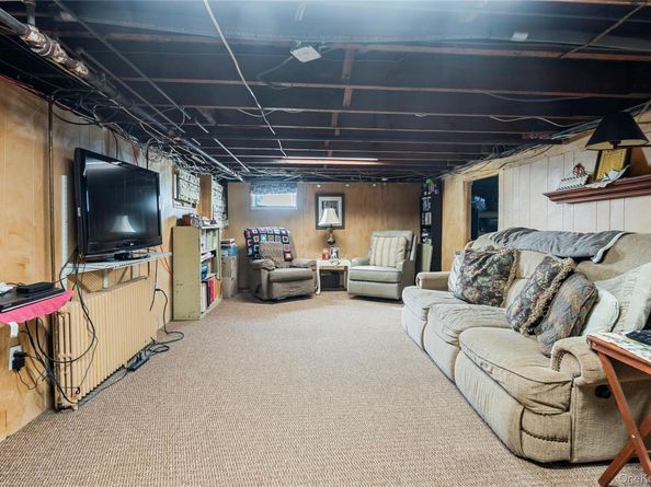 197 S 4th Street, Lindenhurst NY 11757