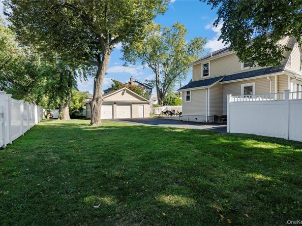 197 S 4th Street, Lindenhurst NY 11757