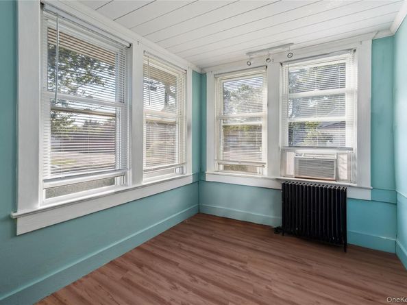 197 S 4th Street, Lindenhurst NY 11757