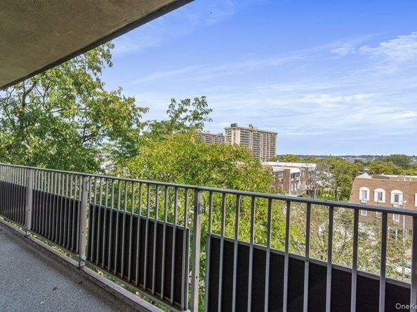 23-20 Bell Boulevard 5F, Bayside NY 11360