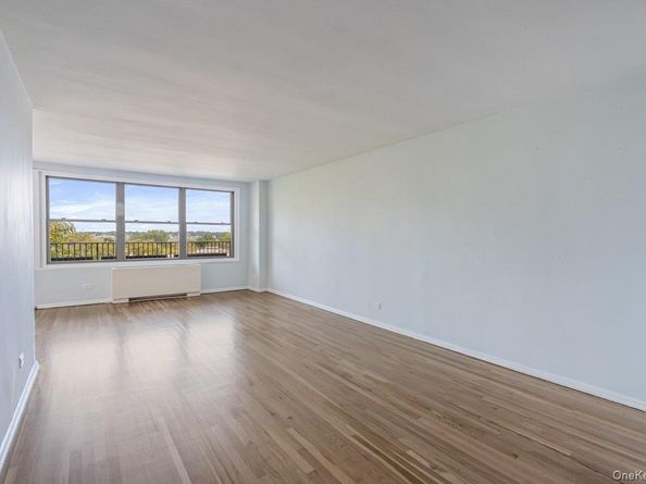 23-20 Bell Boulevard 5F, Bayside NY 11360