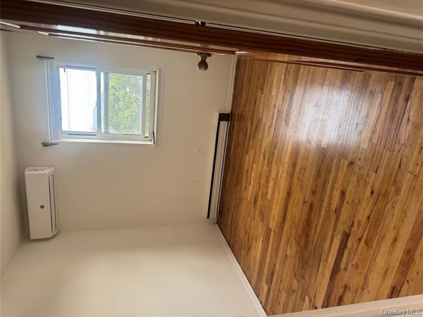25-72 127 St, Flushing NY 11354