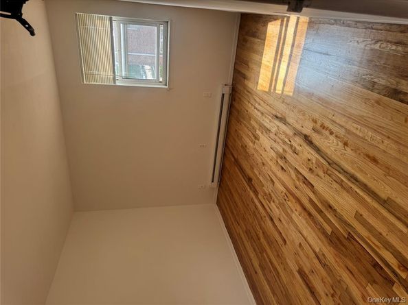 25-72 127 St, Flushing NY 11354