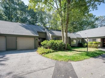 438 Heritage Hills