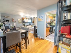 221 Middleneck Road M2, Great Neck NY 11021