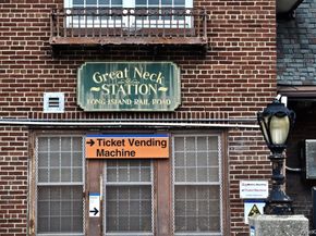 221 Middleneck Road M2, Great Neck NY 11021