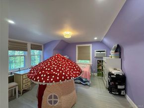 16 Ascot Ridge Road, Great Neck NY 11021