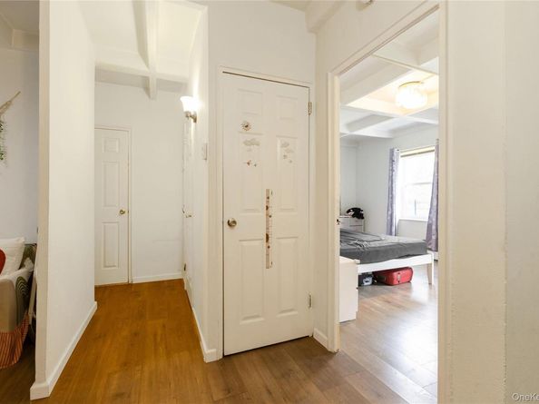 147-57 Charter Road 26D, Briarwood NY 11435