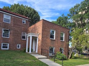 147-57 Charter Road 26D, Briarwood NY 11435