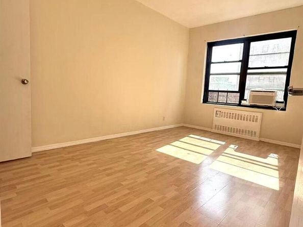 99-60 63rd road APT 5W, Rego Park NY 11374
