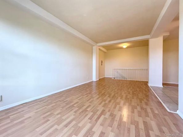 99-60 63rd road APT 5W, Rego Park NY 11374