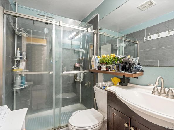 660 Rosevale Avenue, Lake Ronkonkoma NY 11779