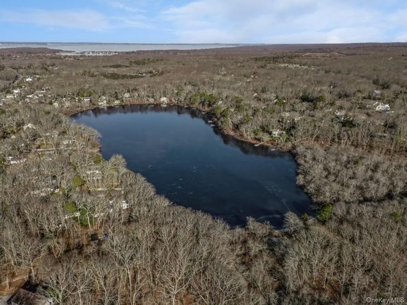 292 Little Fresh Pond Road, Southampton NY 11968