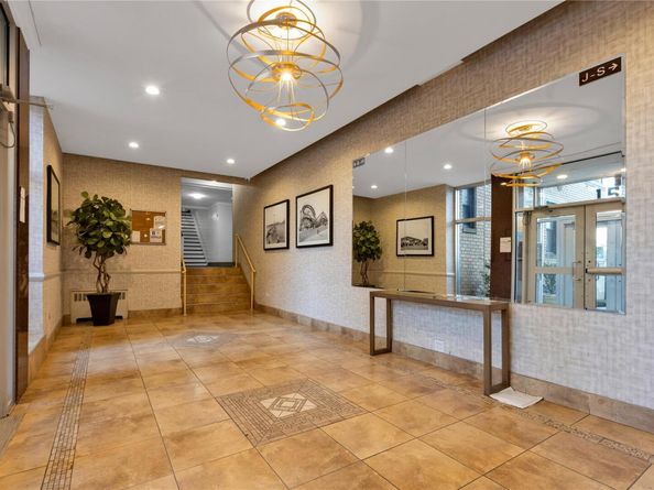 150 W End Avenue 1J, Brooklyn NY 11235
