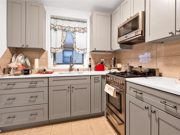 150 W End Avenue 1J, Brooklyn NY 11235