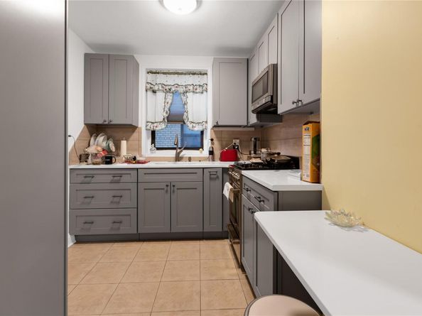 150 W End Avenue 1J, Brooklyn NY 11235
