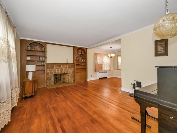 86-32 Avon Street, Jamaica Estates NY 11432