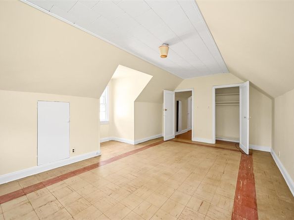 86-32 Avon Street, Jamaica Estates NY 11432