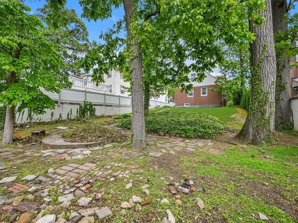 86-32 Avon Street, Jamaica Estates NY 11432