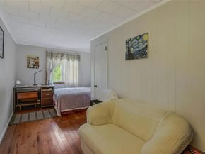 20 Baylis Place, Syosset NY 11791