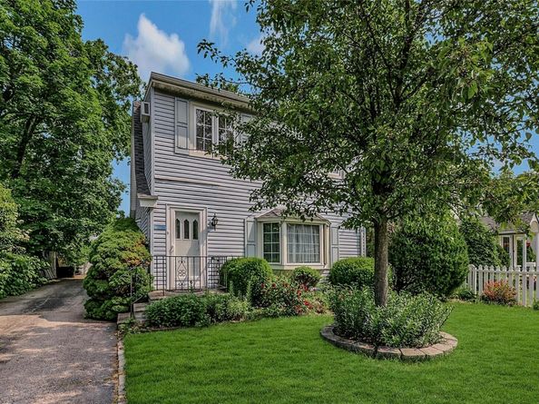 20 Baylis Place, Syosset NY 11791