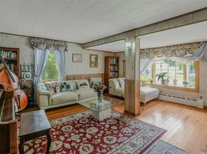 20 Baylis Place, Syosset NY 11791