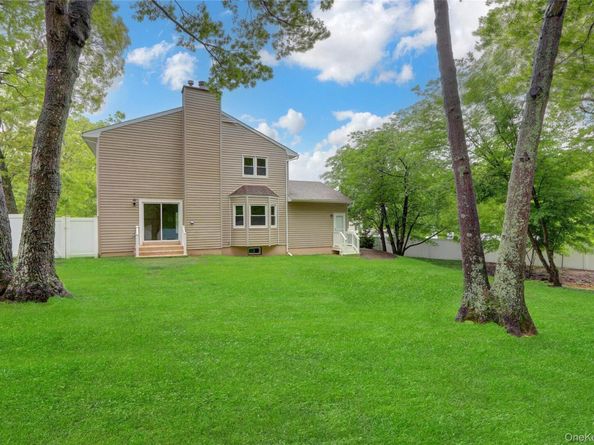 31 Teller Avenue, Coram NY 11727
