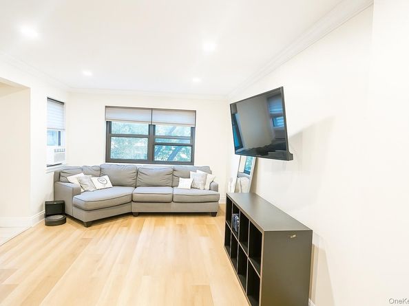 60 White Oak Street 2H, New Rochelle NY 10801