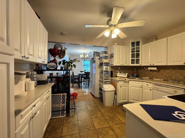 315 Cedar Court, Copiague NY 11726