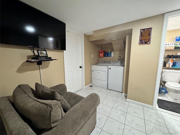 315 Cedar Court, Copiague NY 11726