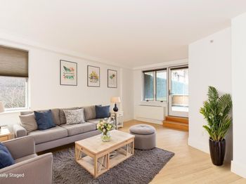 116-11 Curzon Road